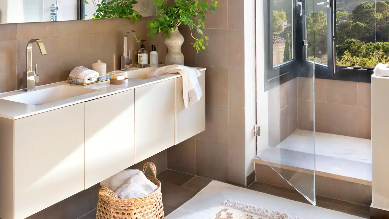 Muebles de baño pequeños, modernos y llenos de ideas y estilo