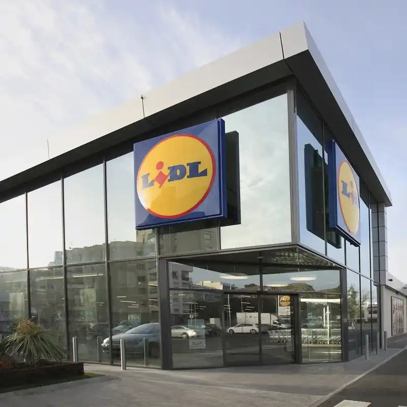 LIDL lo ha vuelto a hacer: su banco con almacenaje me ha solucionado la vida. Es banco, zapatero y estantería a la vez