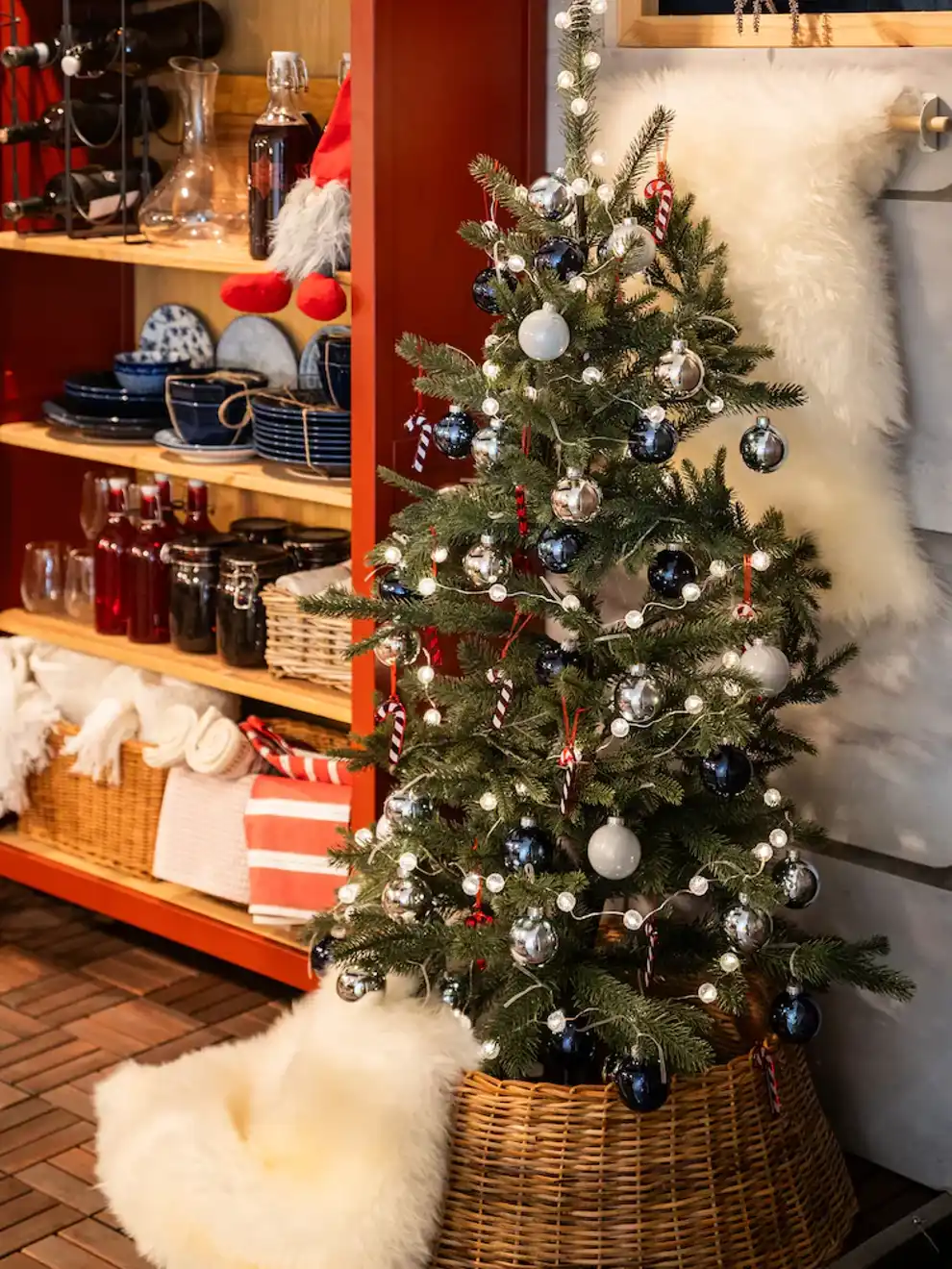 Arbol de navidad con cubrepié