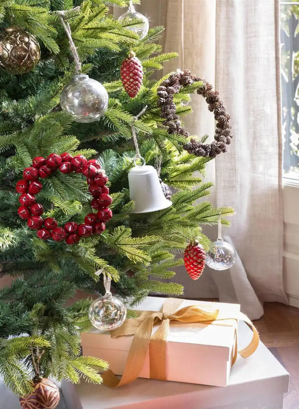 Detalles adornos árbol de Navidad