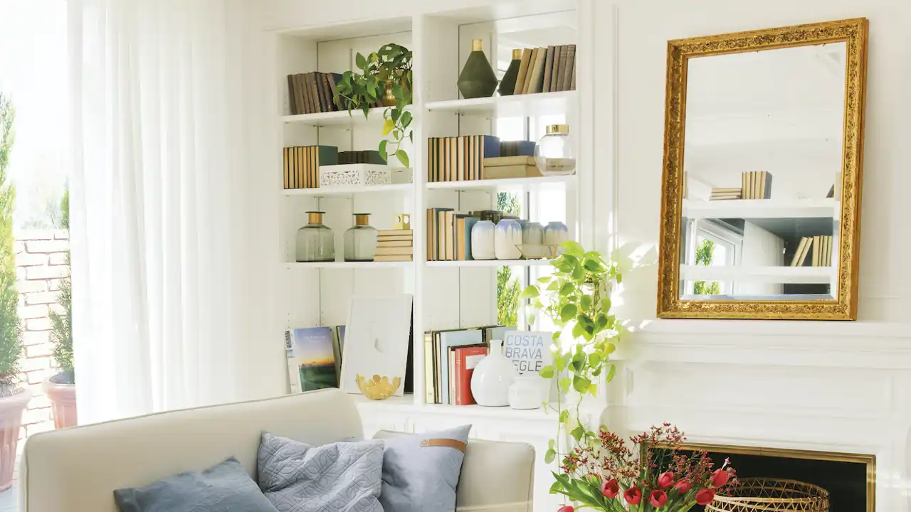 7 ideas que te sorprenderán para decorar la pared del salón y que parezca más grande