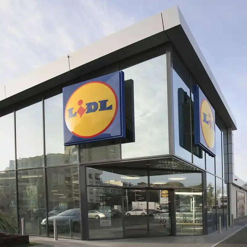 Hemos fichado en LIDL el banco con capacidad más elegante: ocupa poco espacio y sube el nivel decorativo