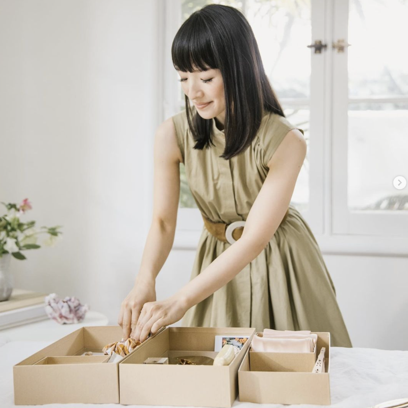 Las 6 reglas básicas que aplica Marie Kondo para ordenar y transformar tu casa (y ninguna es el doblado vertical)