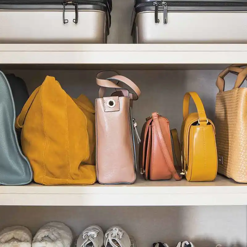 Una experta en limpieza nos desvela el truco para limpiar el interior del bolso de forma rápida, fácil y efectiva