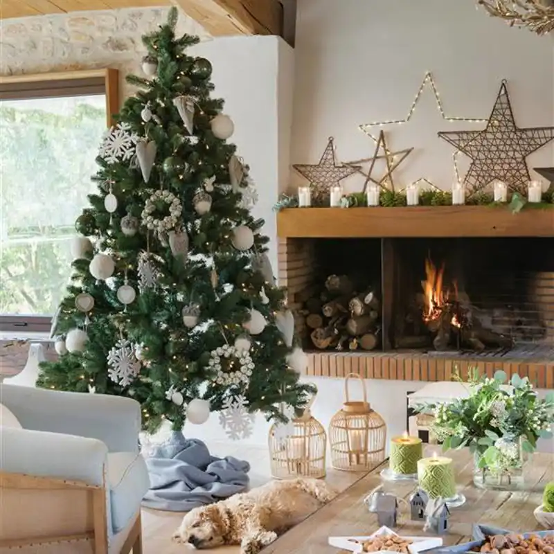 7 ideas decorativas para decorar (y de paso disimular) el pie del árbol de Navidad