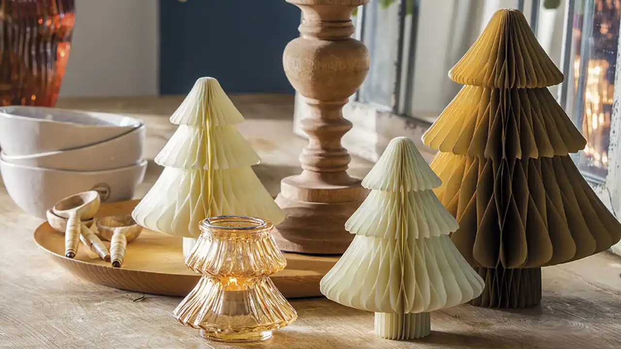 00567376 Mini arbolitos de Navidad de papel