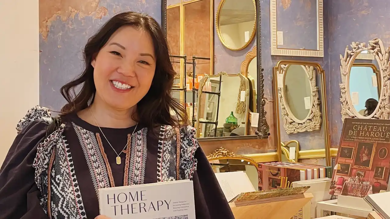 Anita Yokota, terapeuta y decoradora de interiores, es la creadora del método de orden conocido como 'la pista de ski'