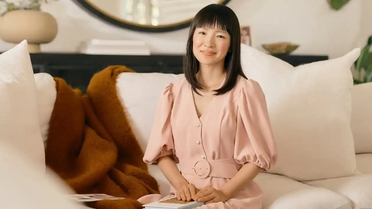 Mira qué fácil es ordenar un cajón de sastre como lo haría la mismísima Marie Kondo