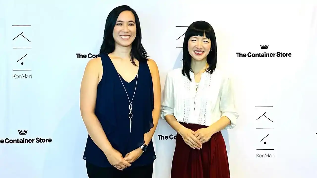 Natalie Pharm (@tidywarrior), consultora del método KonMari, ha sido la encargada de ordenar los zapatos de este vestidor
