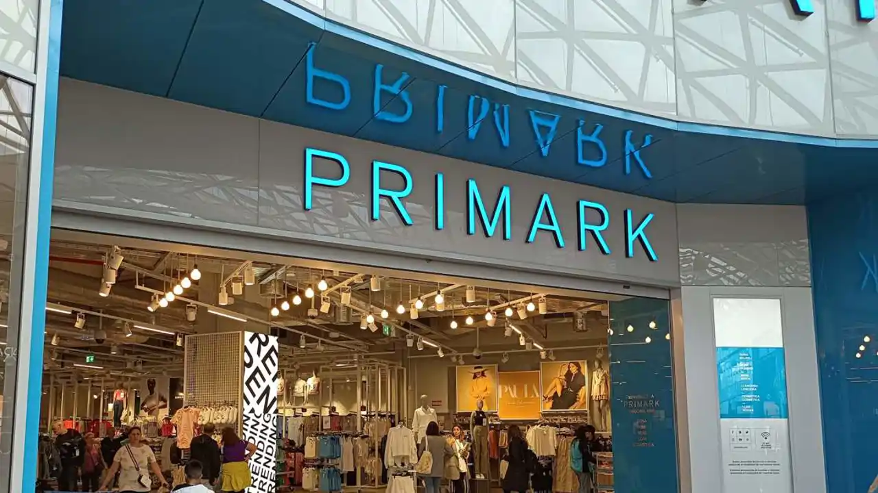 exterior de la tienda primark en barcelona 6402a127 231011125331