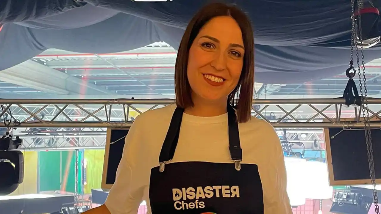 Eli de @huele.a.limpio nos cuenta la mezcla limpiadora casera que prepara y que deja los muebles de la cocina relucientes