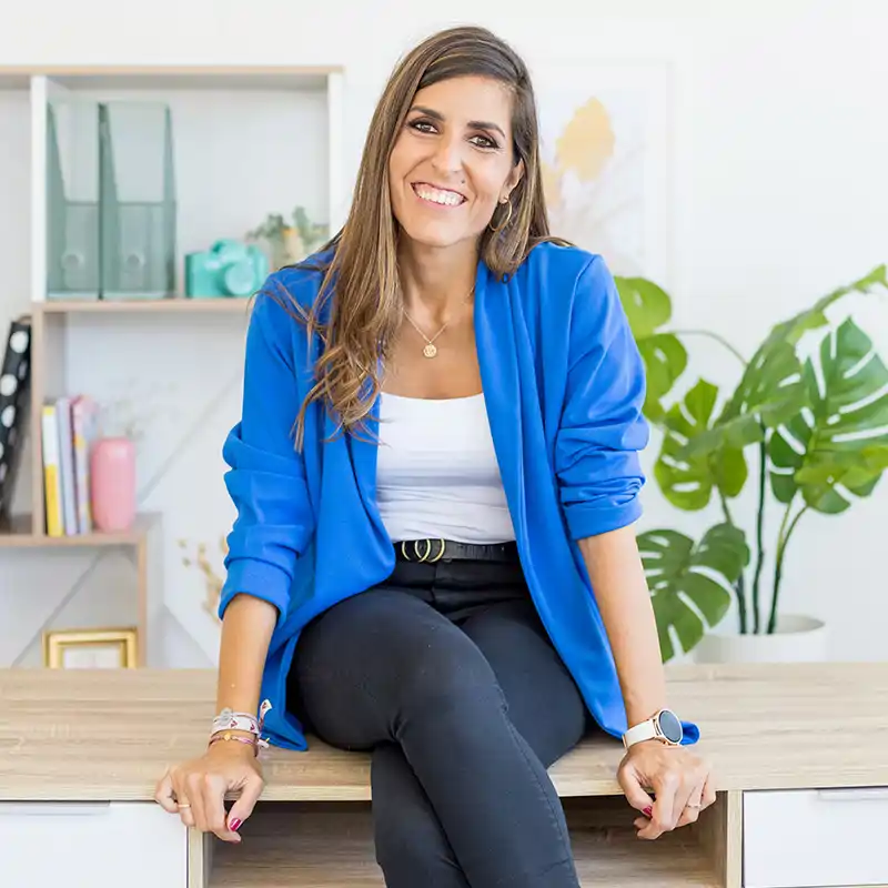 María Zamora, profesional del orden: "En una habitación ordenada y con lo justo se descansa mejor. Te cuento mis mejores tips para conseguirlo" 