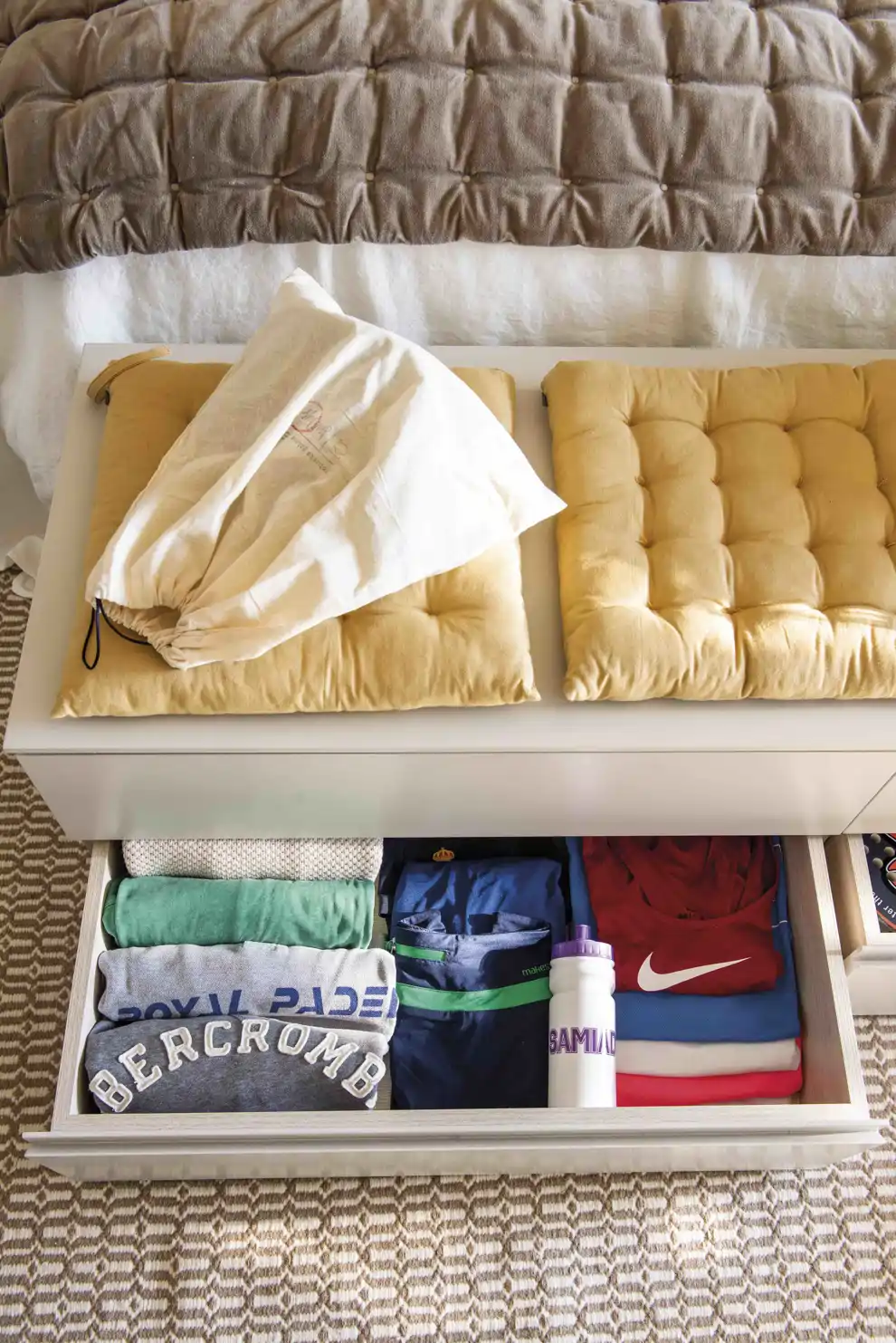 Cajón con la ropa de deporte 00525465