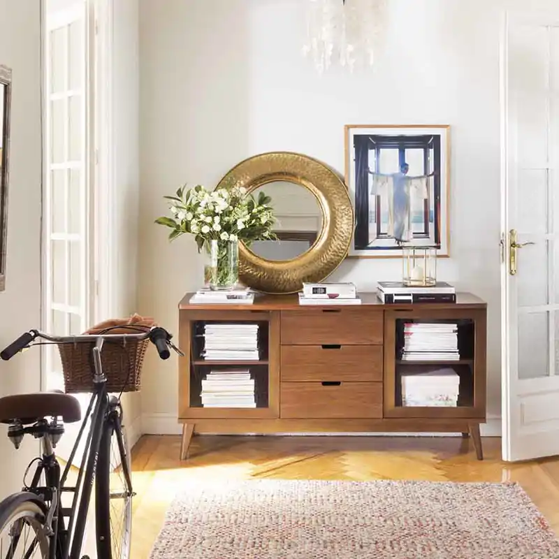 Davinia Romero, experta en Feng Shui: "Decora el recibidor con objetos que te inspiren como fotos o recuerdos Te darán buena energía al entrar y salir de casa"