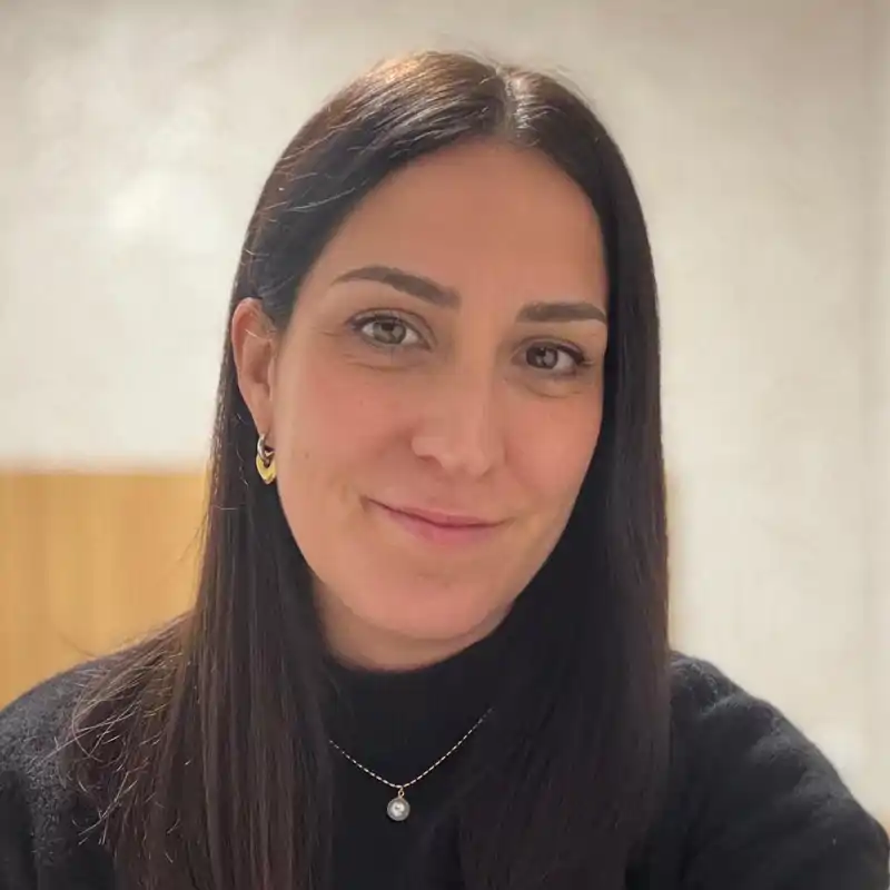 Eli Jiménez, experta en limpieza: "El oxígeno activo es mi ingrediente estrella para limpiar los calcetines y que vuelvan a ser blancos"