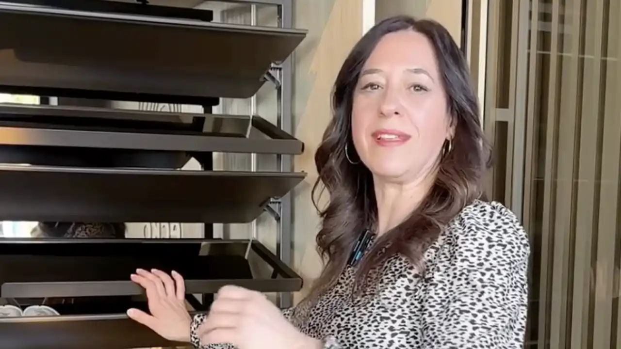Mari Carmen Gómez, organizadora profesional: "Dejar muchas cosas a la vista, para no olvidarlas, provoca más desorden todavía porque el ojo se acostumbra al ruido visual"