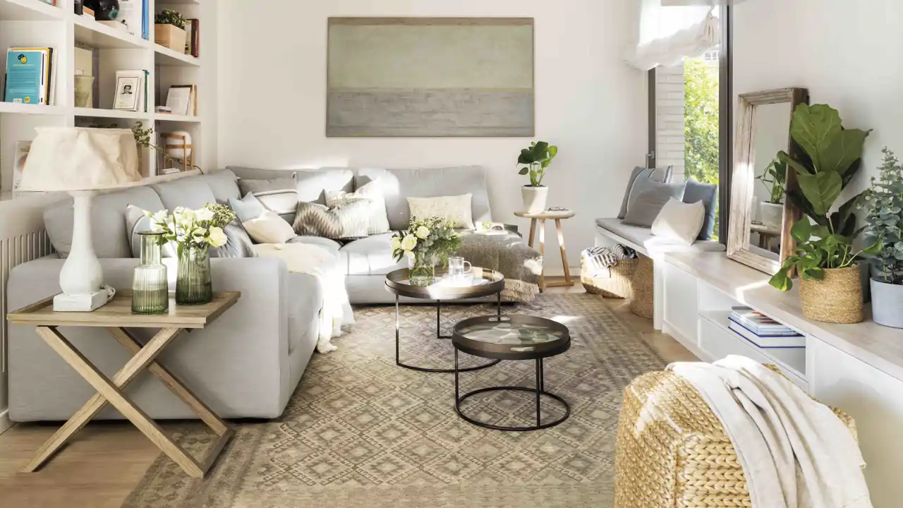 Salón con sofá rinconero y mueble a medida 00522541 