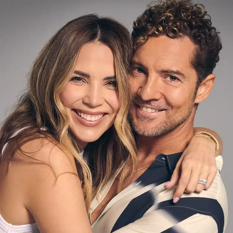 Entramos en el moderno comedor de David Bisbal y Rosanna Zanetti: tiene una mesa de mármol, cortinas elegantes y mucho espacio