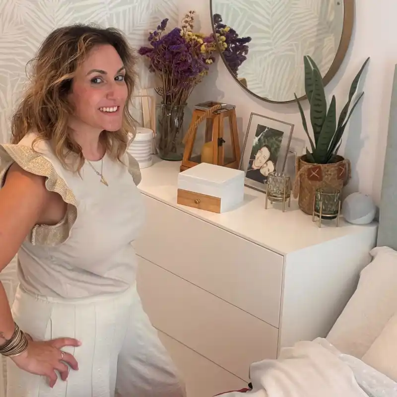Vanesa Luna, experta en orden: "Antes y después de un armario que tenía baldas inútiles, ropa olvidada y era un caos absoluto"