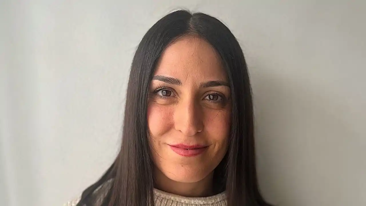 Eli Jiménez, experta en limpieza "La mezcla de agua oxigenada, bicarbonato y lavavajillas es mano de santo para eliminar el moho del baño" 