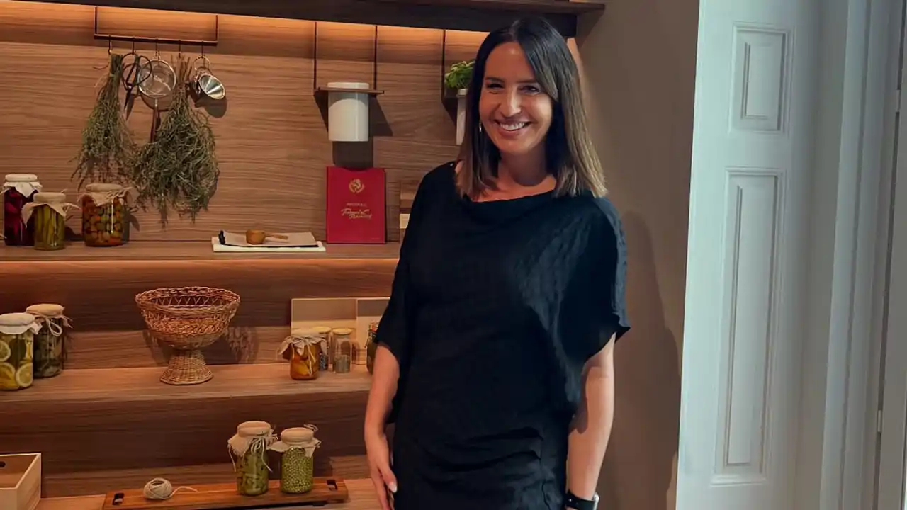 Lucía Lipperheide, experta en limpieza: “El jabón potásico con agua es mi ingrediente estrella para dejar las alpargatas como nuevas”