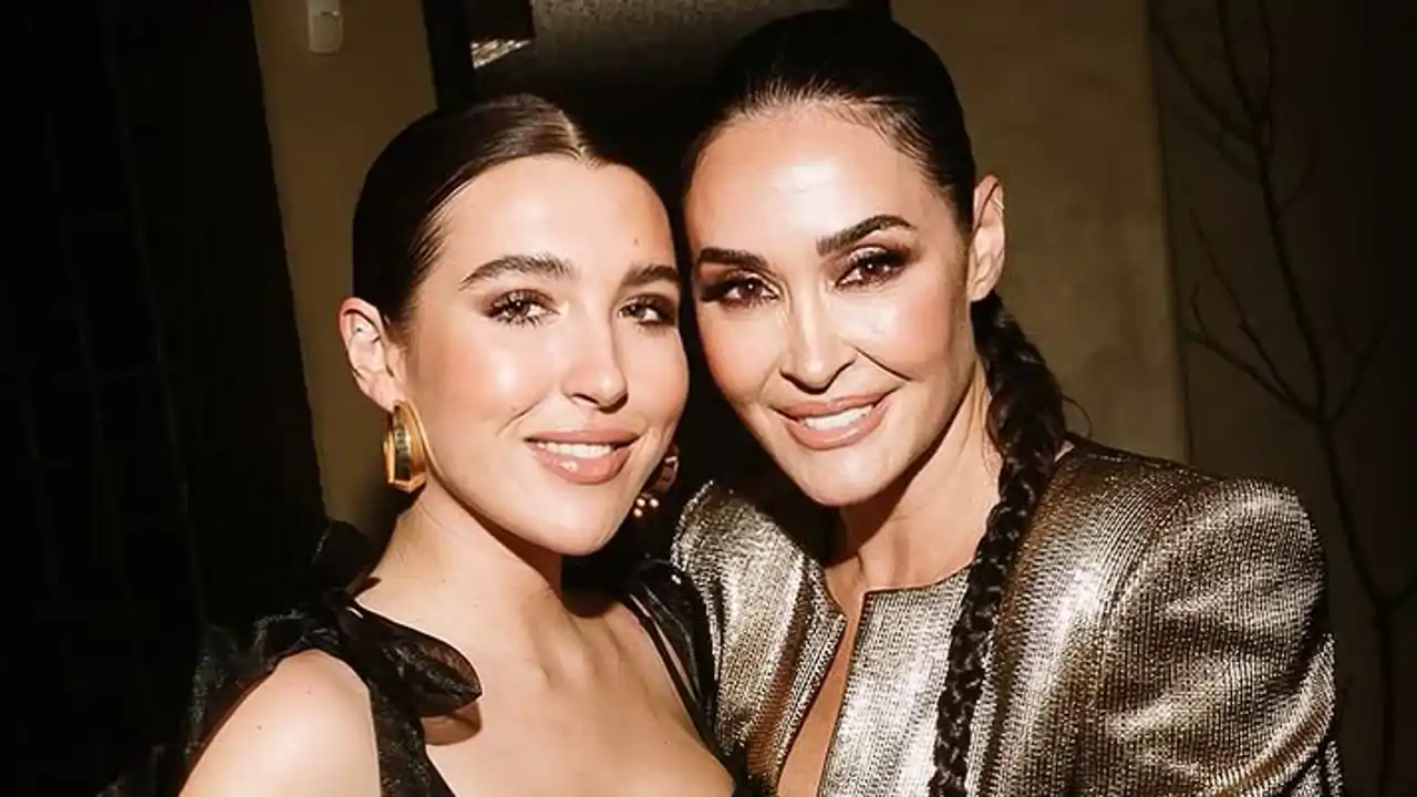 Vicky Martín Berrocal y Alba Díaz