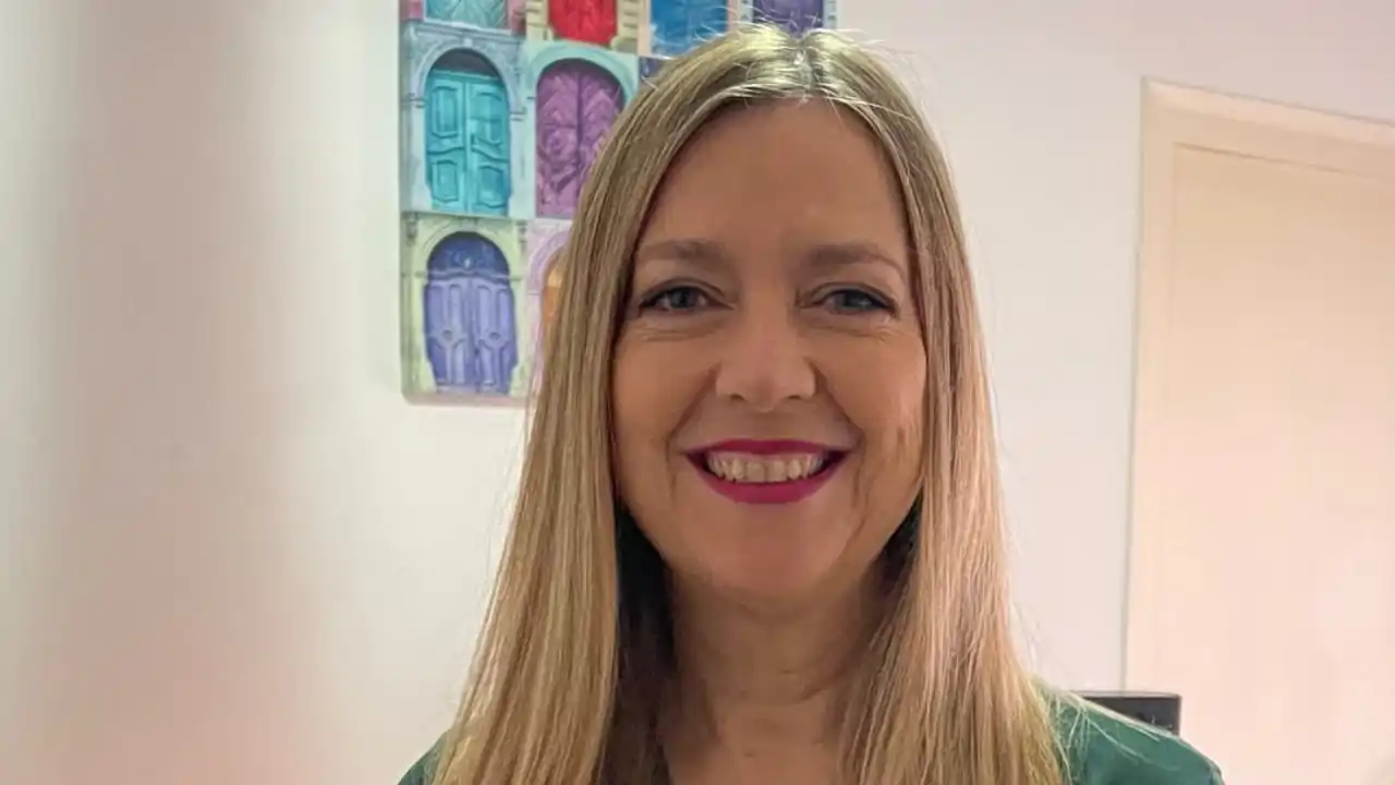 La experta en Feng Shui Montserrat Beltrán nos cuenta la importancia de mantener las persianas un poco levantadas al irnos de casa