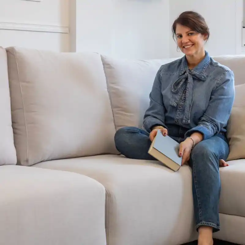 Gloria Santamaría, experta en limpieza: “Esta milagrosa mezcla a base de vinagre blanco te ayudará a eliminar las arrugas de tu ropa sin tener que planchar"
