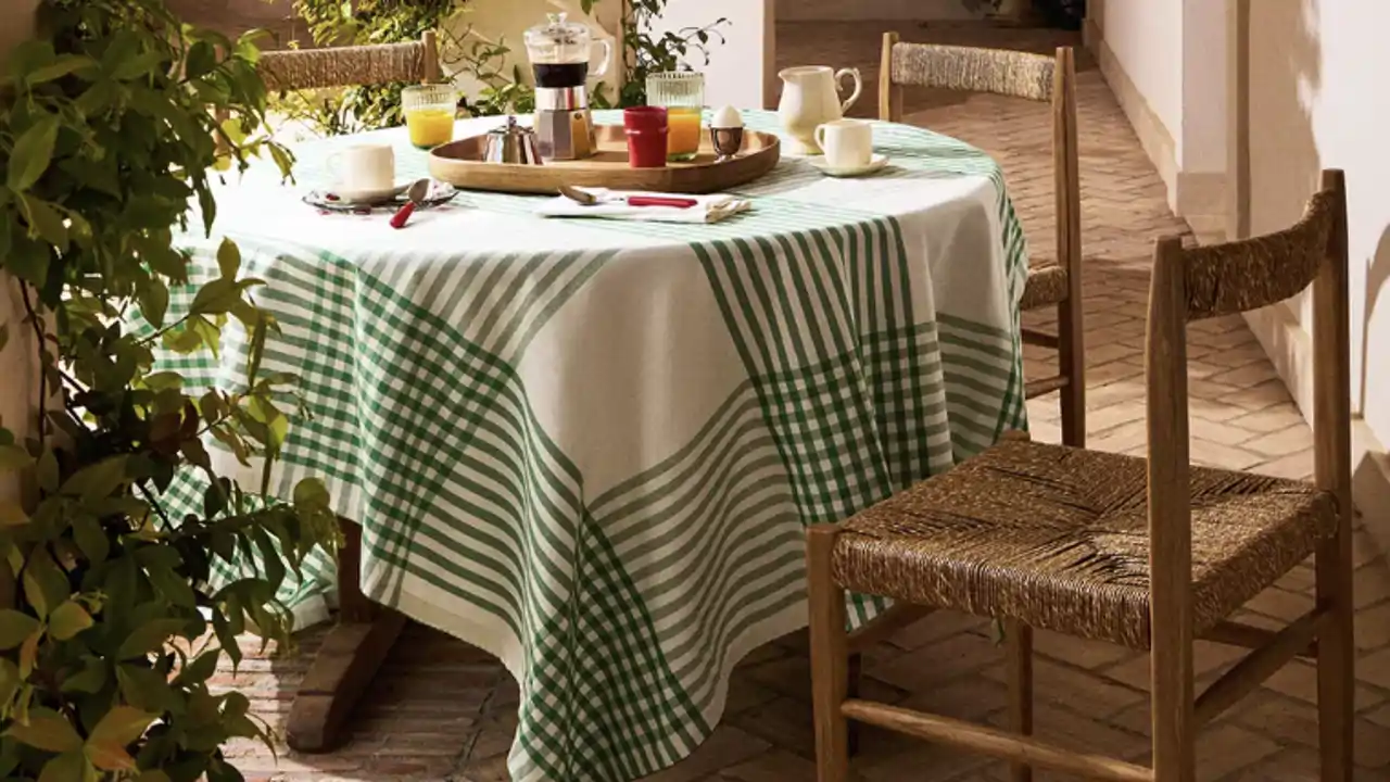 Zara Home tiene los complementos perfectos para montar una mesa de campo aunque estés en la ciudad