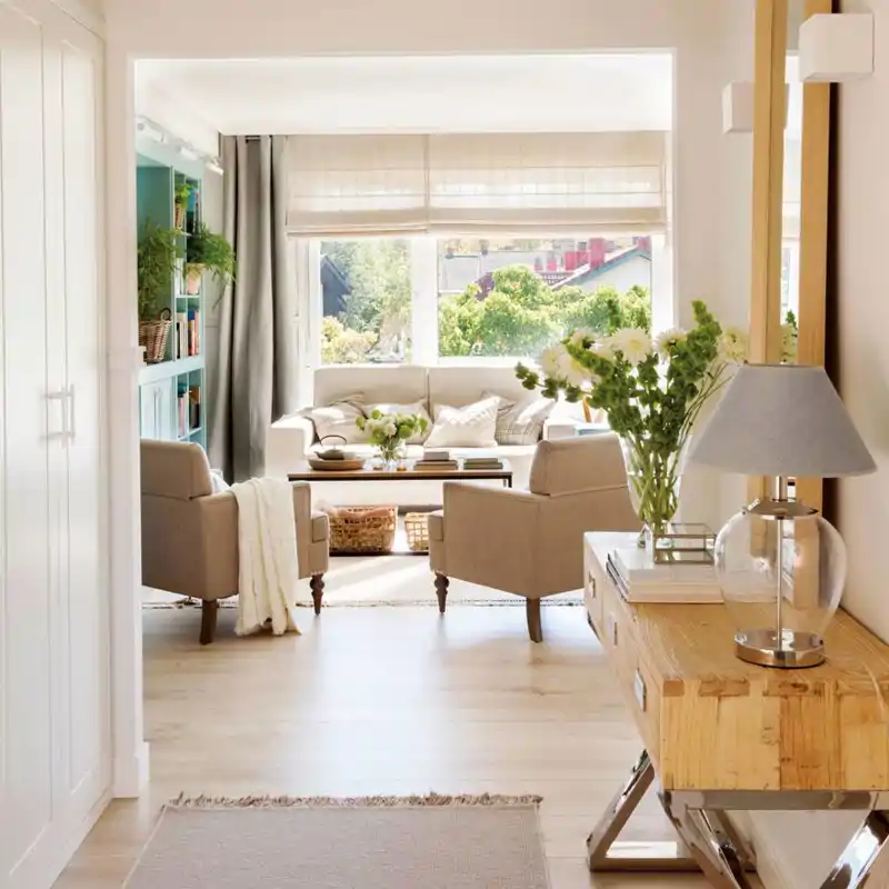 Maite Pérez, experta en Feng Shui: “Si la puerta de entrada da al salón, debes crear una separación sutil para que la energía no entre sin control"