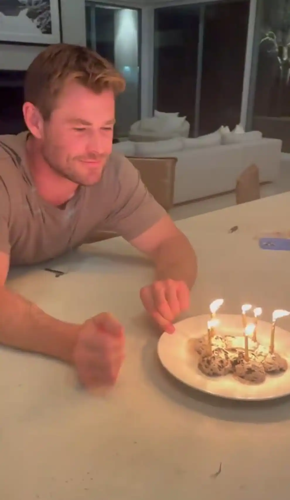 Salón de Elsa Pataky y Chris Hemsworth