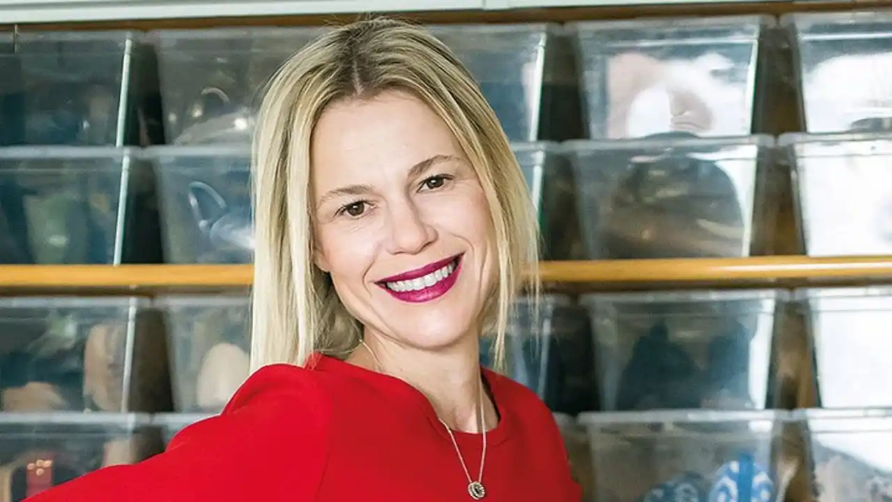 Brenda Haines, organizadora profesional: "No sigas guardando los zapatos en sus cajas, con estos sistemas te caben el doble"