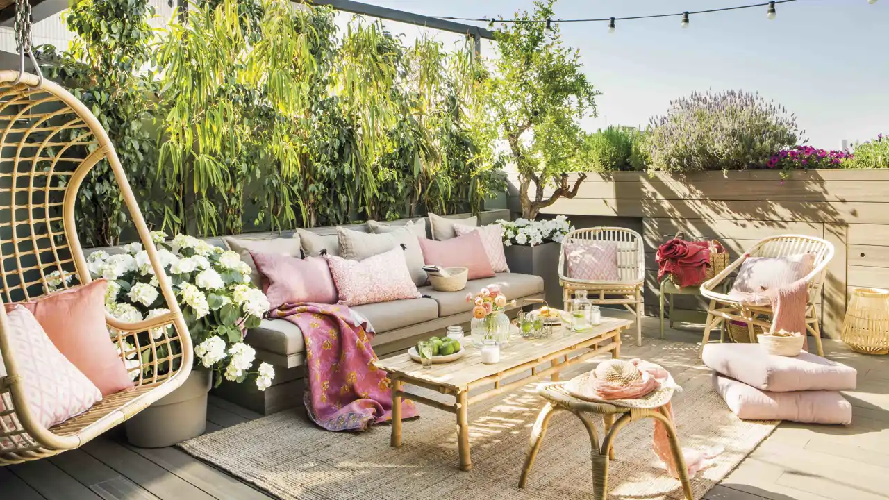 Maite Pérez, experta en Feng Shui: "¿Sabías que los setos o plantas altas son una poderosa barrera energética que protege tu terraza o patio?"