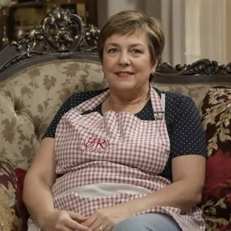 Anne Simmons, limpiadora en el Palacio de Buckingham: "La Coca-Cola es mi ingrediente estrella para eliminar las manchas difíciles del inodoro"
