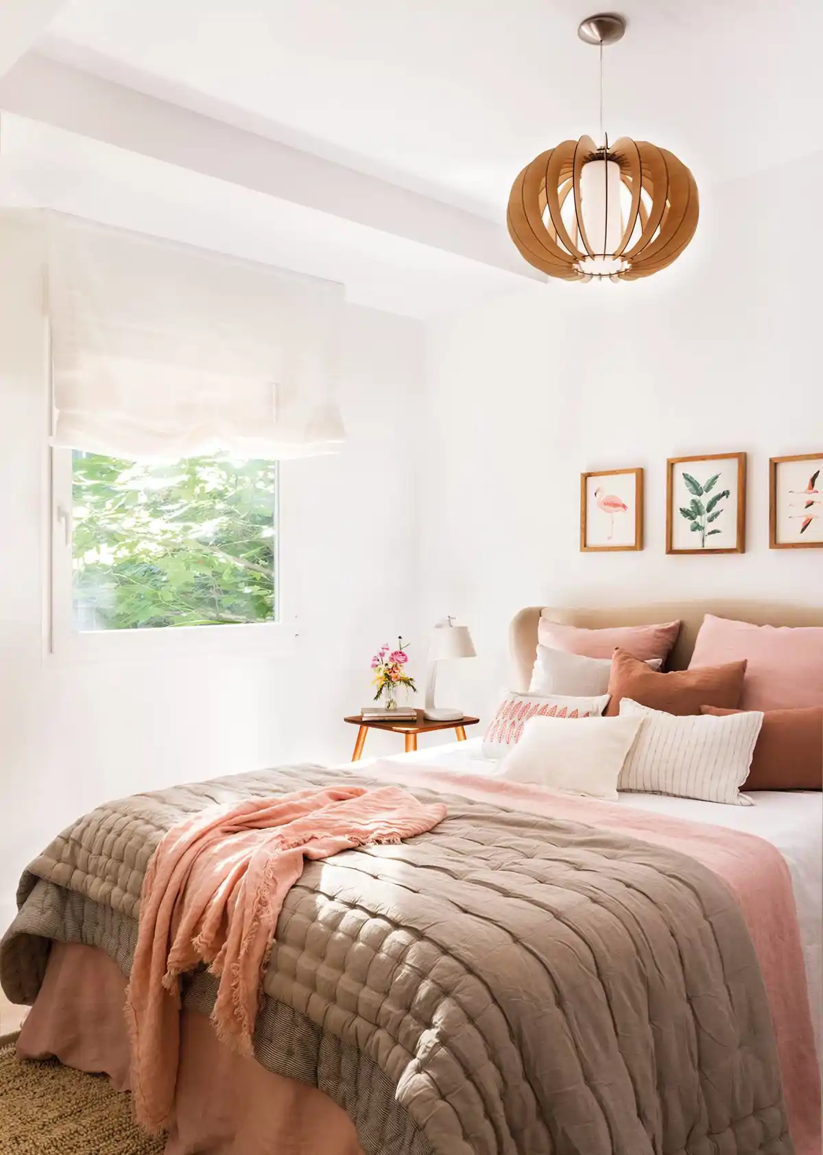 Ten cuidado: almacenar cosas debajo de la cama puede bloquear la energía en tu dormitorio