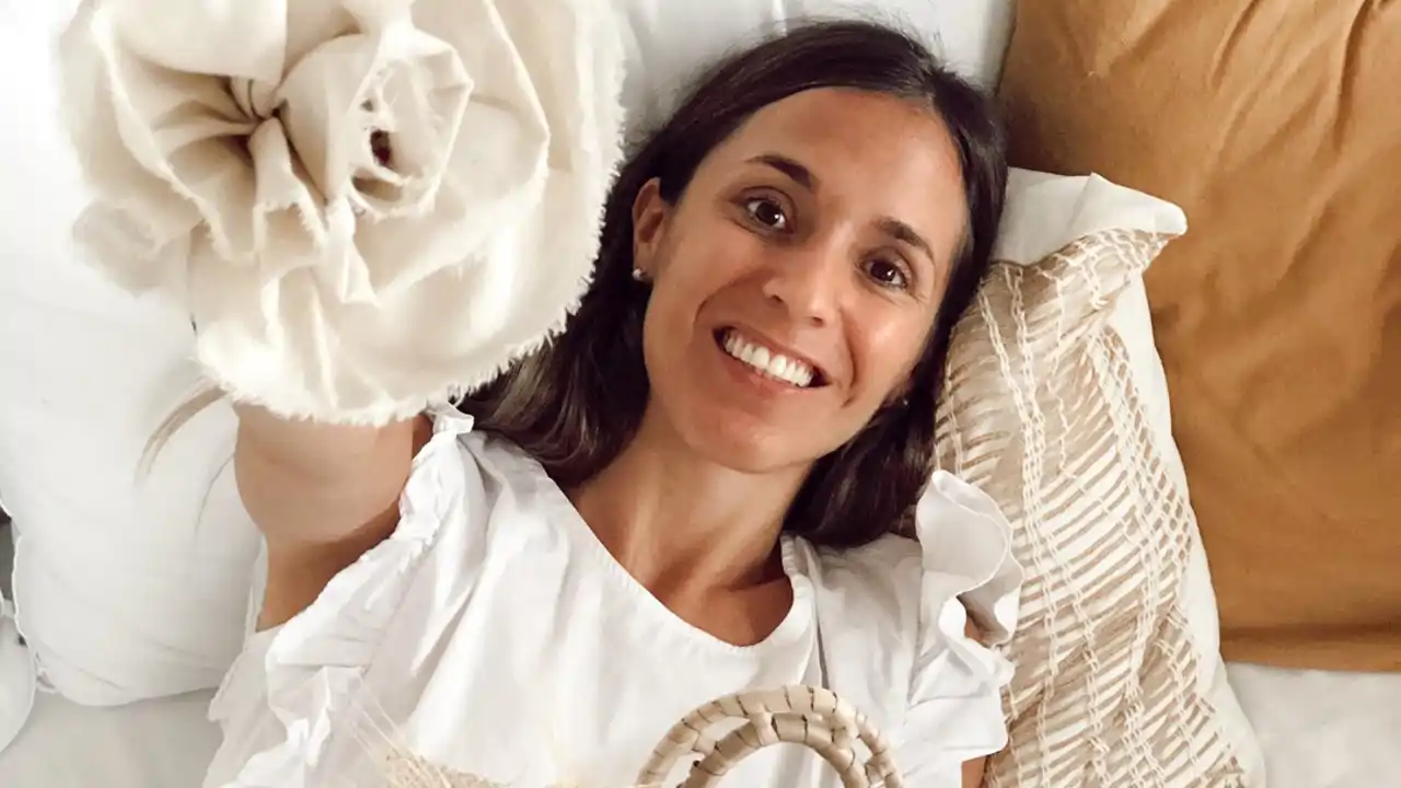 Angie Carminatti, experta en orden: “Dejar la tapa del inodoro levantada o una pila de platos sin lavar da sensación de desorden a tu casa”