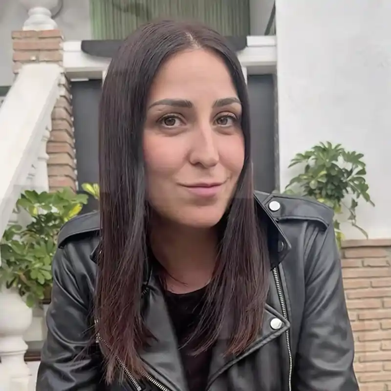 Eli Jiménez, experta en limpieza: "El limón es mano de santo para desincrustar la grasa de la campana y limpiar el fregadero"