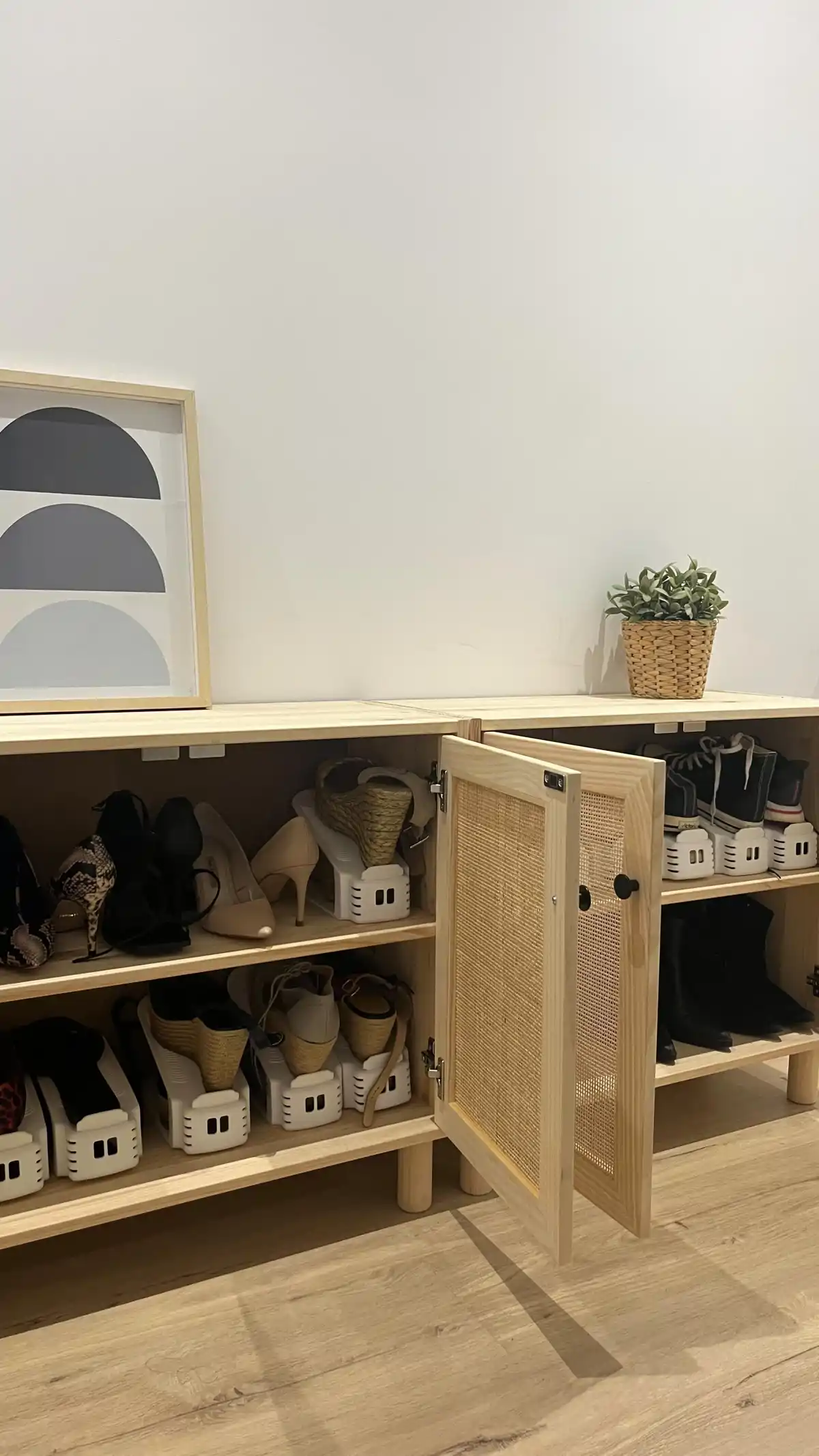 Así es por dentro el nuevo zapatero de Vanesa Travieso