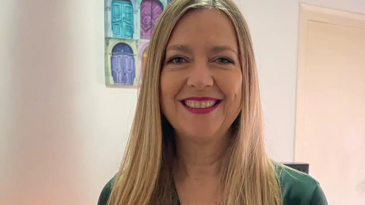 La experta en Feng Shui Montserrat Beltrán nos cuenta la importancia de mantener las persianas un poco levantadas al irnos de casa