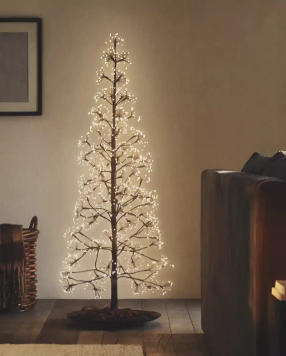 Despídete de los árboles de Navidad convencionales: estos de Zara Home le  darán un toque moderno a tu casa, image size:1200x1495