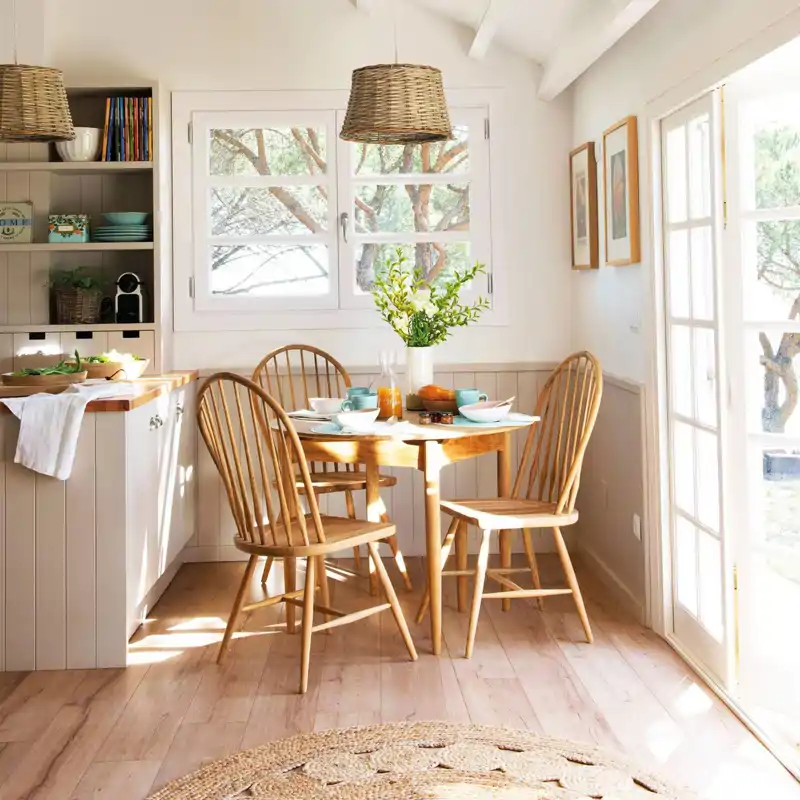 Eva Jurado, interiorista: "Las personas mayores prefieren comer en la cocina que en el comedor y quieren tener un office"