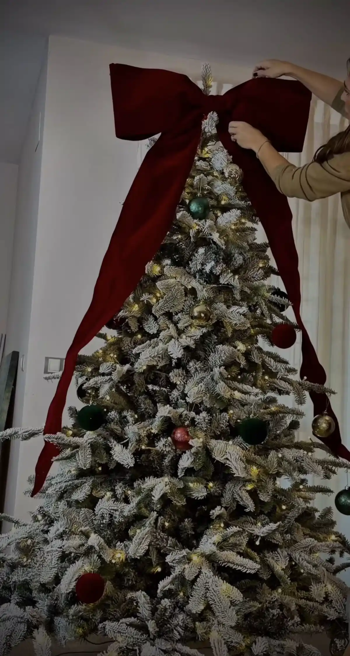Así es el original árbol de Navidad de Raquel Bollo: nevado, con bolas ...